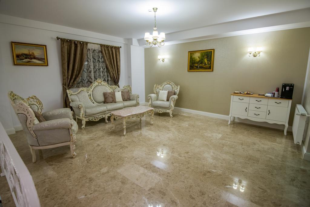 فندق French Boutique براشوف المظهر الخارجي الصورة