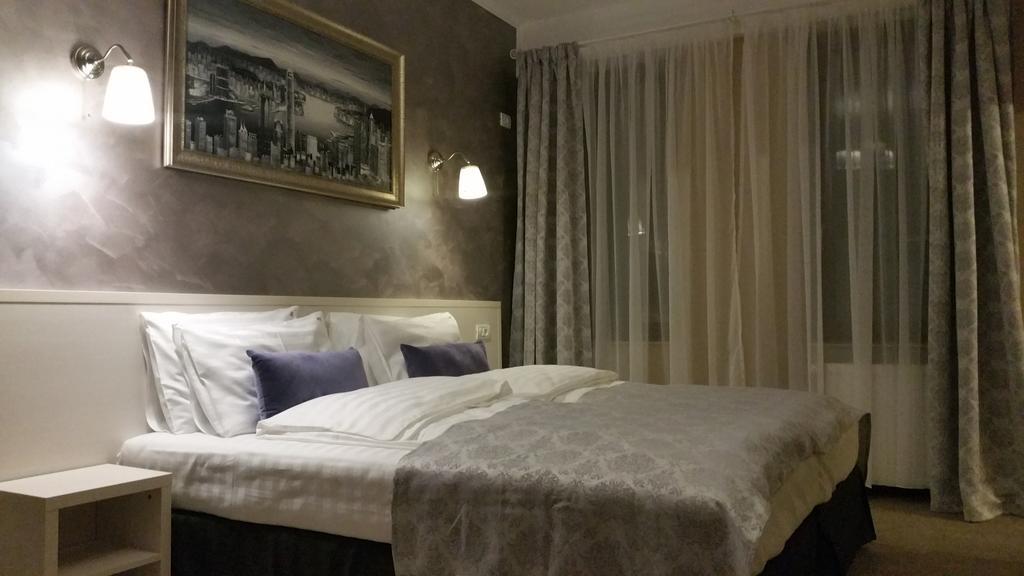 فندق French Boutique براشوف المظهر الخارجي الصورة